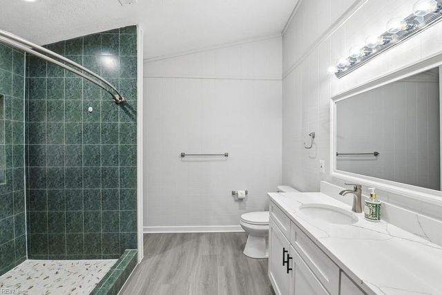 5614 Fairfield LN, Hayes, VA 23072