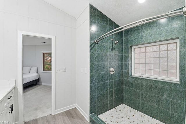 5614 Fairfield LN, Hayes, VA 23072