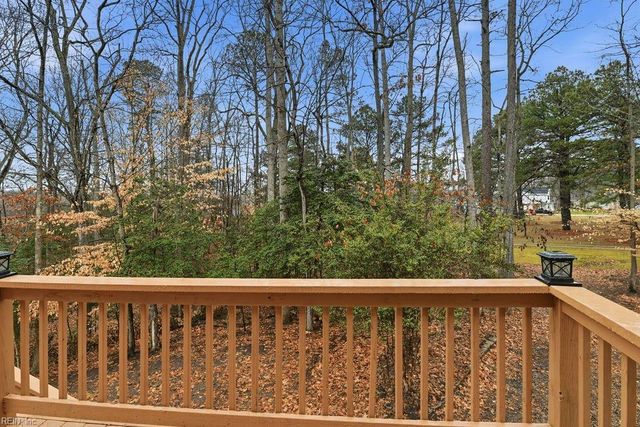 5614 Fairfield LN, Hayes, VA 23072