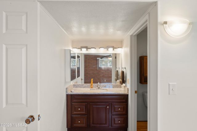 7640 W Maverick Road, Sahuarita, AZ 85629