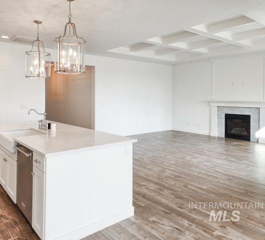 319 Sunderland St, Caldwell, ID 83605