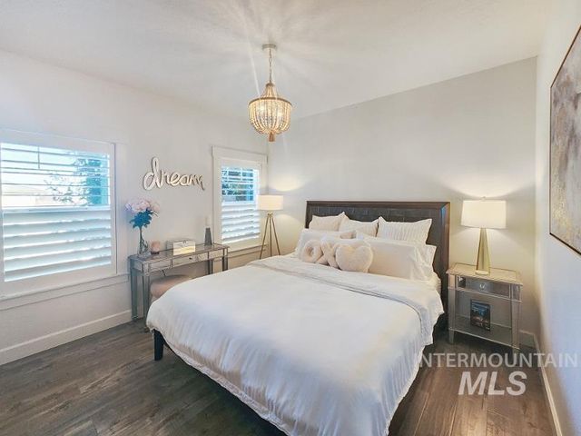 319 Sunderland St, Caldwell, ID 83605