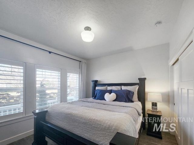 319 Sunderland St, Caldwell, ID 83605