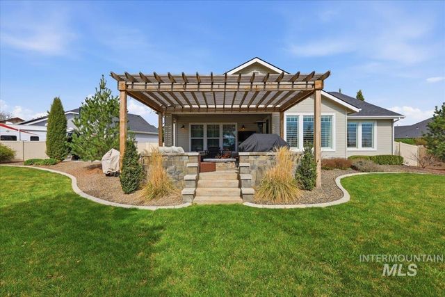 319 Sunderland St, Caldwell, ID 83605