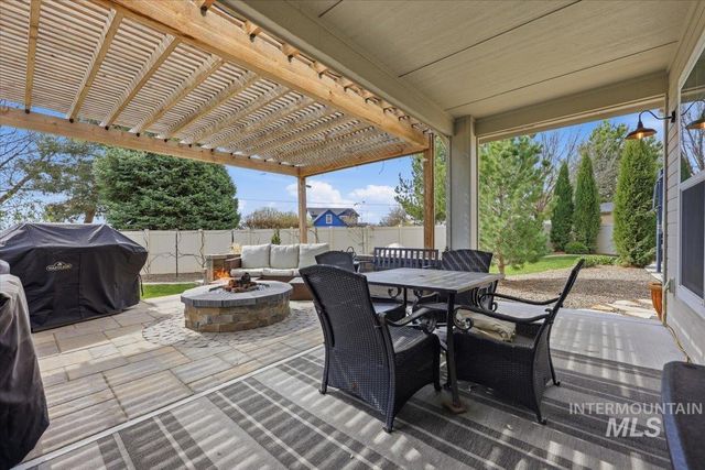 319 Sunderland St, Caldwell, ID 83605