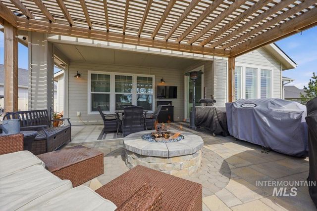 319 Sunderland St, Caldwell, ID 83605