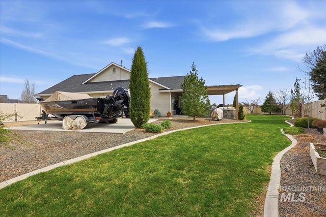 319 Sunderland St, Caldwell, ID 83605