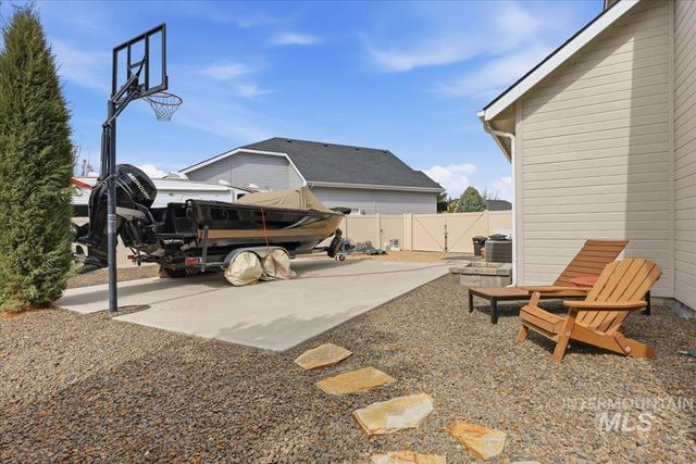 319 Sunderland St, Caldwell, ID 83605