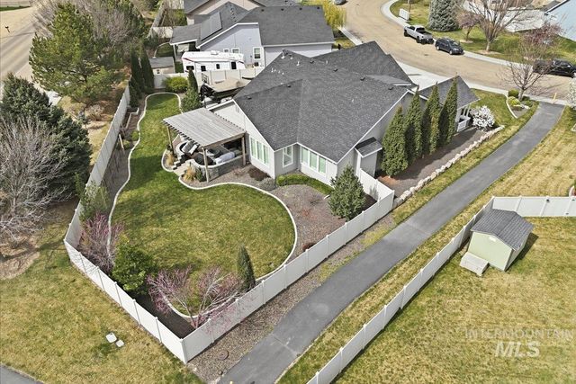 319 Sunderland St, Caldwell, ID 83605