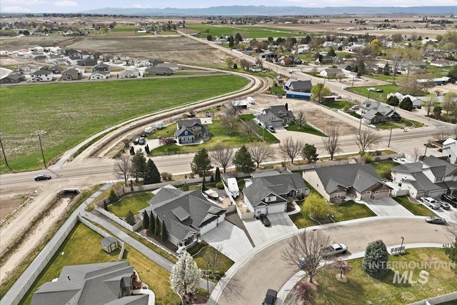 319 Sunderland St, Caldwell, ID 83605