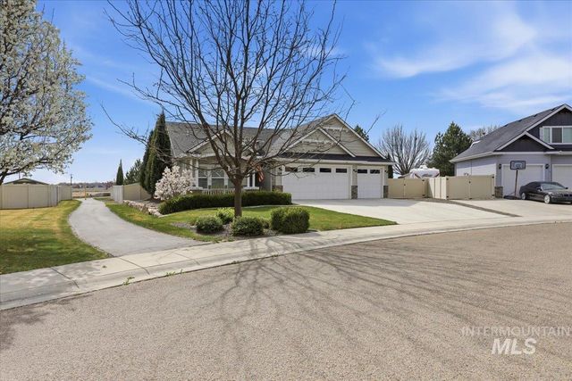 319 Sunderland St, Caldwell, ID 83605