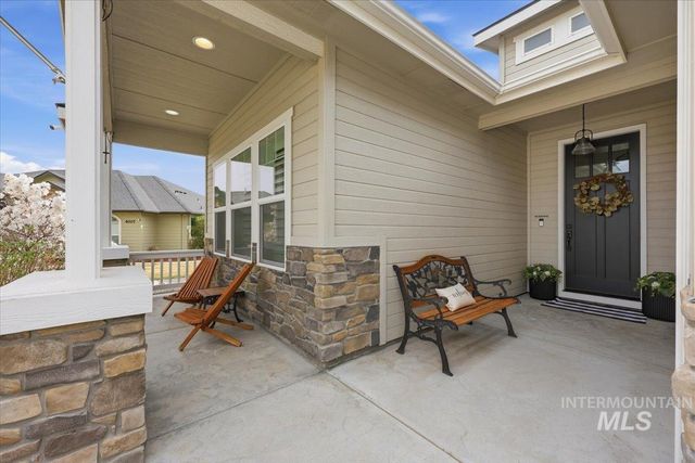 319 Sunderland St, Caldwell, ID 83605