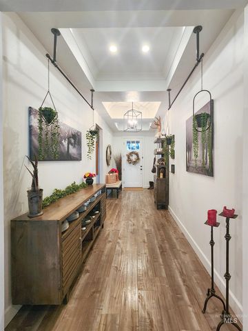 319 Sunderland St, Caldwell, ID 83605