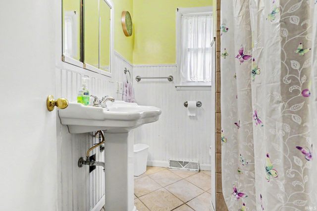 26660 Lakeview Drive, Elkhart, IN 46514