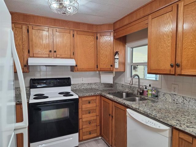 3222 ASPEN TERRACE, Sarasota, FL 34237