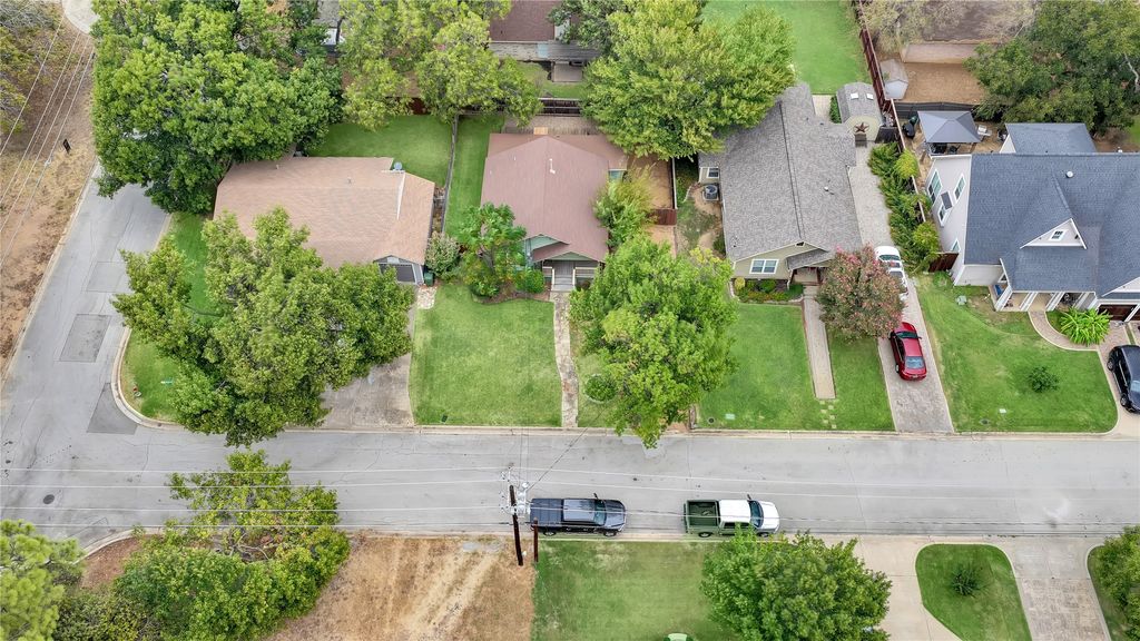 914 W Sunset Street, Grapevine, TX 76051 — photo 5
