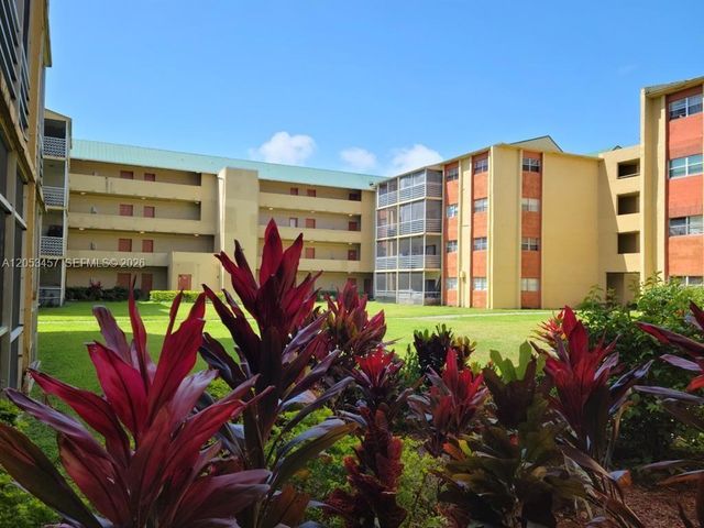 3610 NW 21st St 205, Lauderdale Lakes, FL 33311