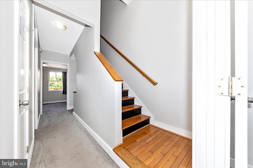 Image 26 of property listing at 922 S DECKER AVE, Baltimore, MD 21224