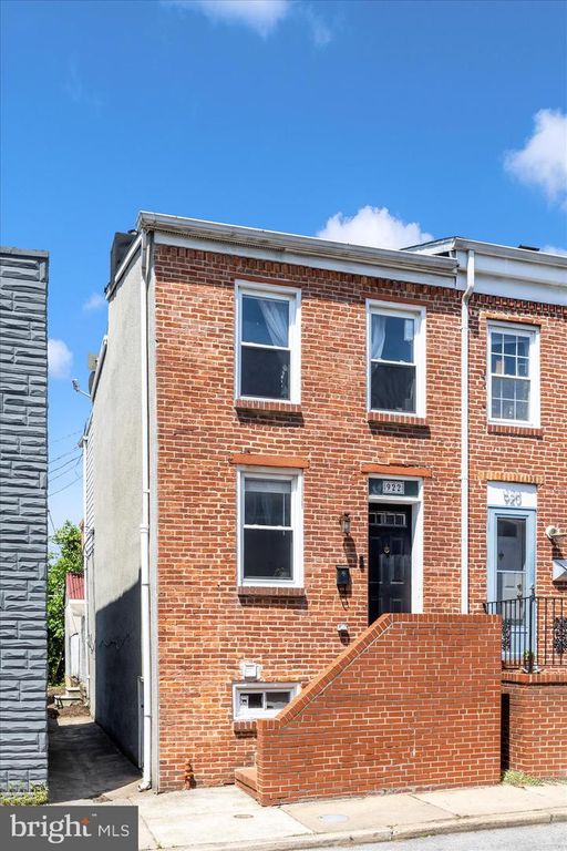 Image 29 of property listing at 922 S DECKER AVE, Baltimore, MD 21224