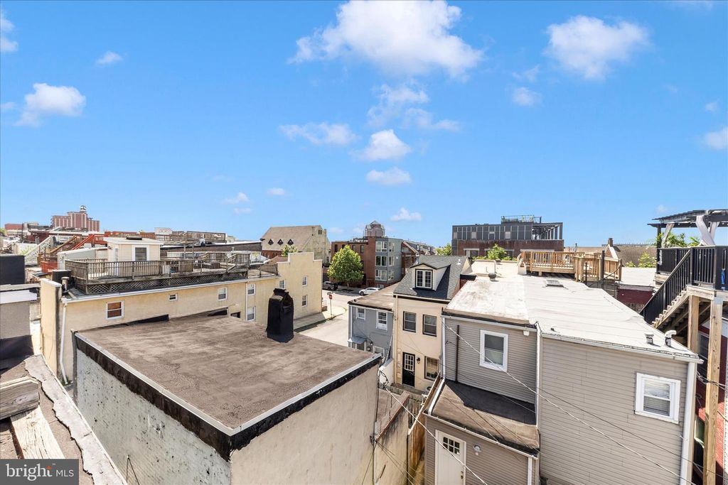 Image 40 of property listing at 922 S DECKER AVE, Baltimore, MD 21224