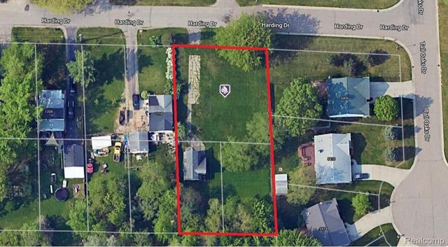 1226 HARDING Drive, Grand Blanc Charter Township, MI 48507