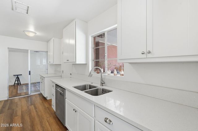 612 N 48TH Street, Phoenix, AZ 85008