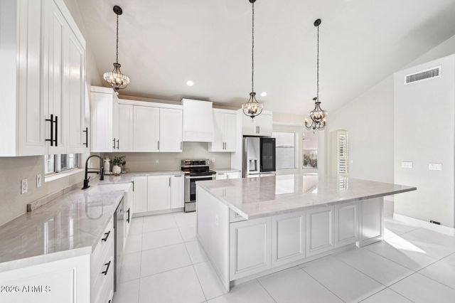 6270 W ROSE GARDEN Lane, Glendale, AZ 85308