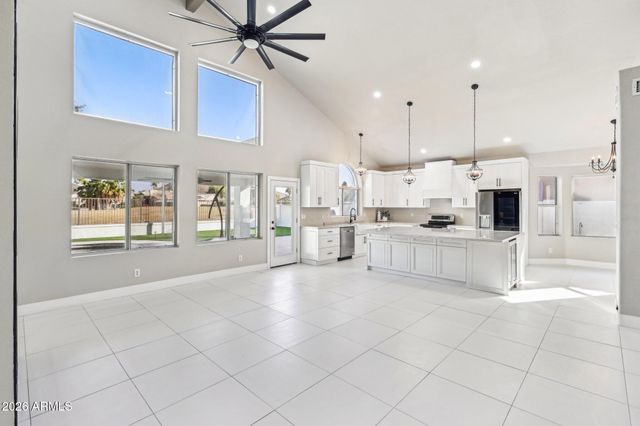 6270 W ROSE GARDEN Lane, Glendale, AZ 85308