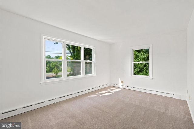 4339 FREEMANSBURG AVE, Bethlehem, PA 18020