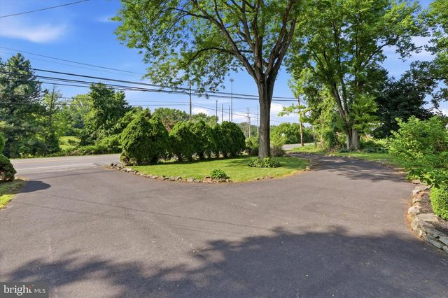 4339 FREEMANSBURG AVE, Bethlehem, PA 18020