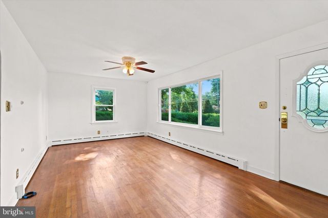 4339 FREEMANSBURG AVE, Bethlehem, PA 18020