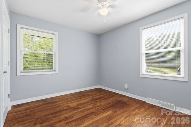 2042 Syracuse Drive, Charlotte, NC 28216