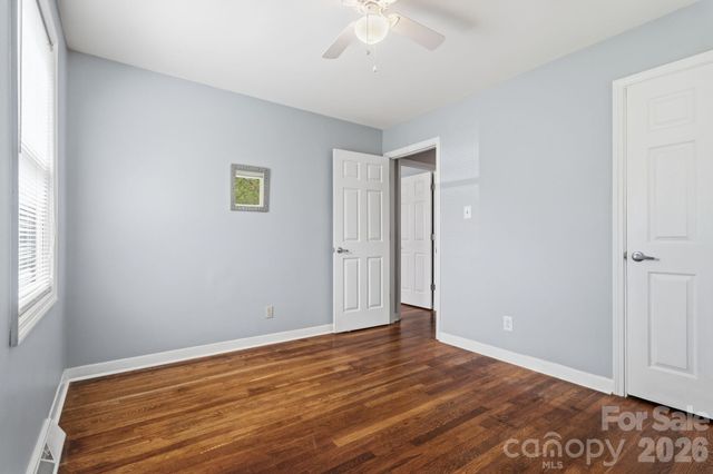 2042 Syracuse Drive, Charlotte, NC 28216