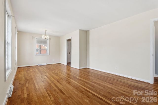 2042 Syracuse Drive, Charlotte, NC 28216