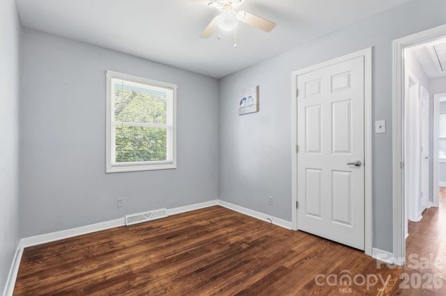 2042 Syracuse Drive, Charlotte, NC 28216