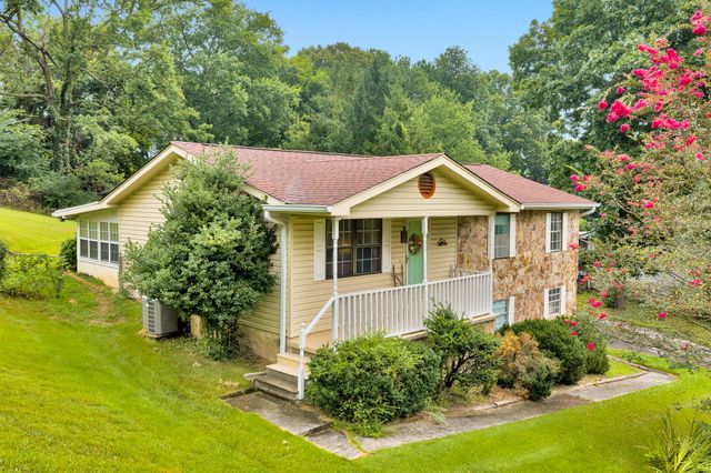 912 Crest Drive, Chickamauga, GA 30707