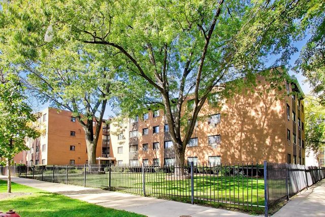 1600 W Greenleaf Avenue 102, Chicago, IL 60626