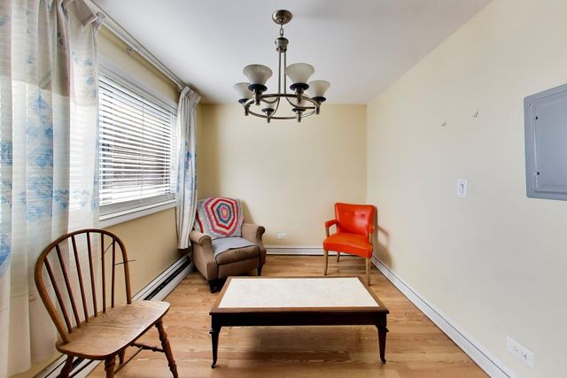 1600 W Greenleaf Avenue 102, Chicago, IL 60626