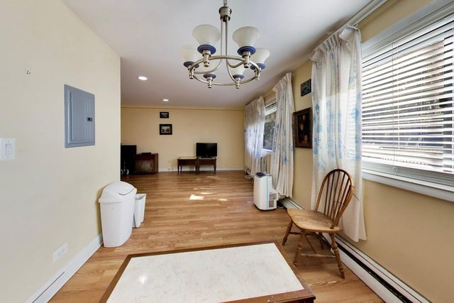 1600 W Greenleaf Avenue 102, Chicago, IL 60626
