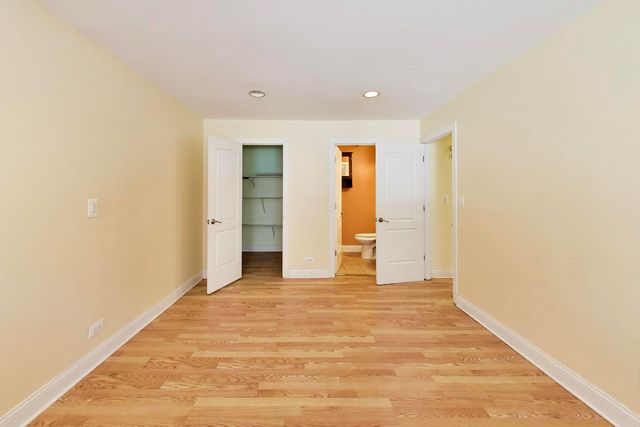 1600 W Greenleaf Avenue 102, Chicago, IL 60626