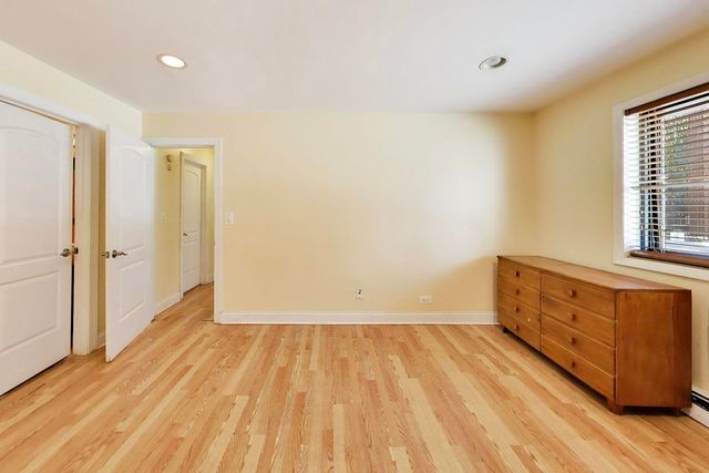 1600 W Greenleaf Avenue 102, Chicago, IL 60626