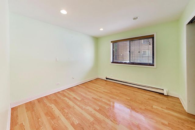 1600 W Greenleaf Avenue 102, Chicago, IL 60626