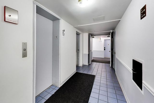 1600 W Greenleaf Avenue 102, Chicago, IL 60626