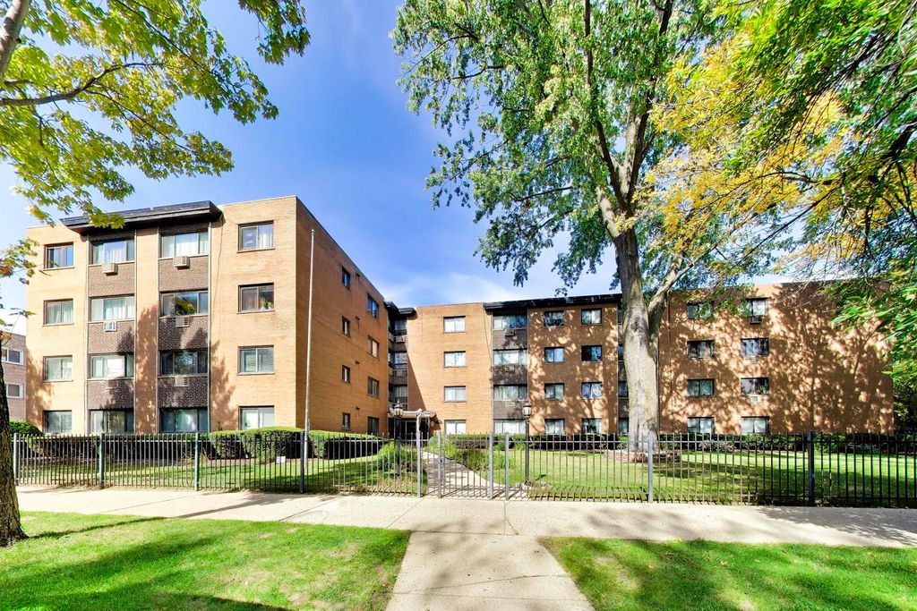 1600 W Greenleaf Avenue 102, Chicago, IL 60626