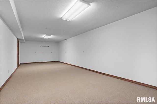 105 Timberridge Drive, Springfield, IL 62702