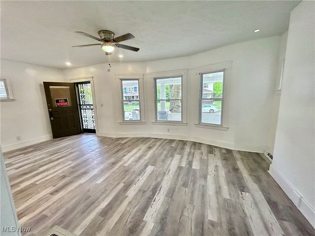 10009 Parmelee Avenue, Cleveland, OH 44108