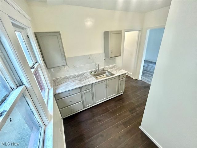 10009 Parmelee Avenue, Cleveland, OH 44108