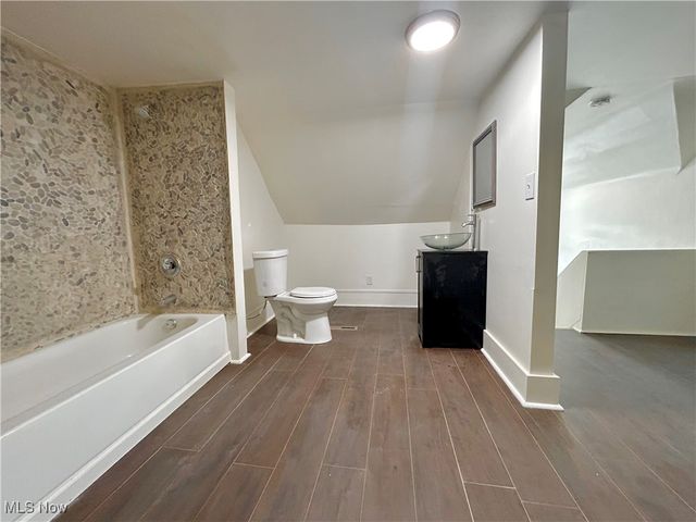 10009 Parmelee Avenue, Cleveland, OH 44108