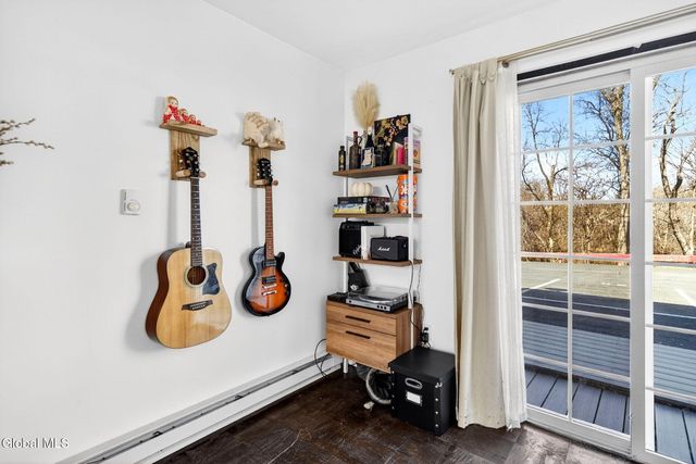 20 Maxwell Drive, Troy, NY 12180