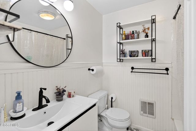 20 Maxwell Drive, Troy, NY 12180